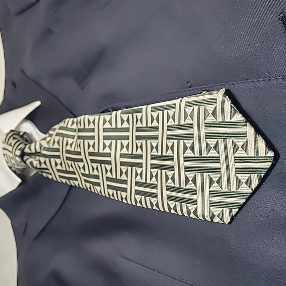 Vintage Oaktree dark and light green abstract tie